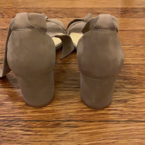 Alexandre Birman Classic taupe with block heel - Picture 3 of 5